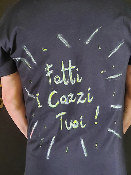  Arte da indossare: Abbigliamento e Accessori di Carla Bertoli - SCRITTA Fatti i cazzi tuoi